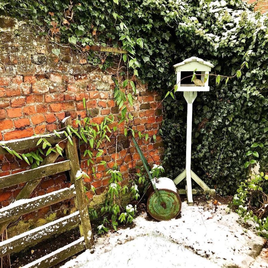 Melford Allotment Shed-Vintage Lodge Suffolk Лонґ-Мелфорд Екстер'єр фото